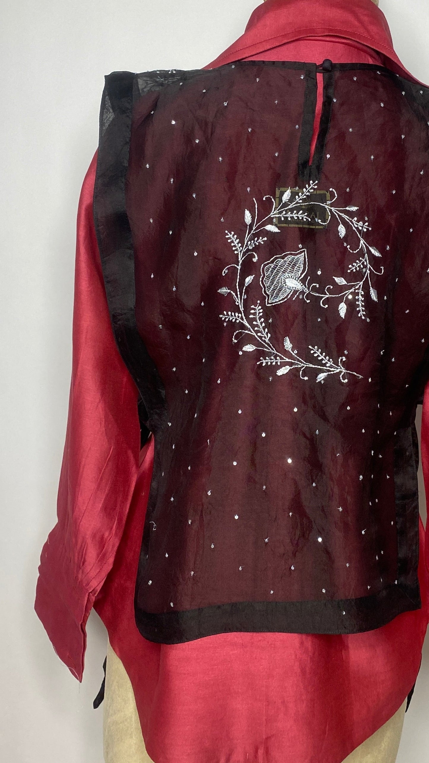 Black Jaali Bib