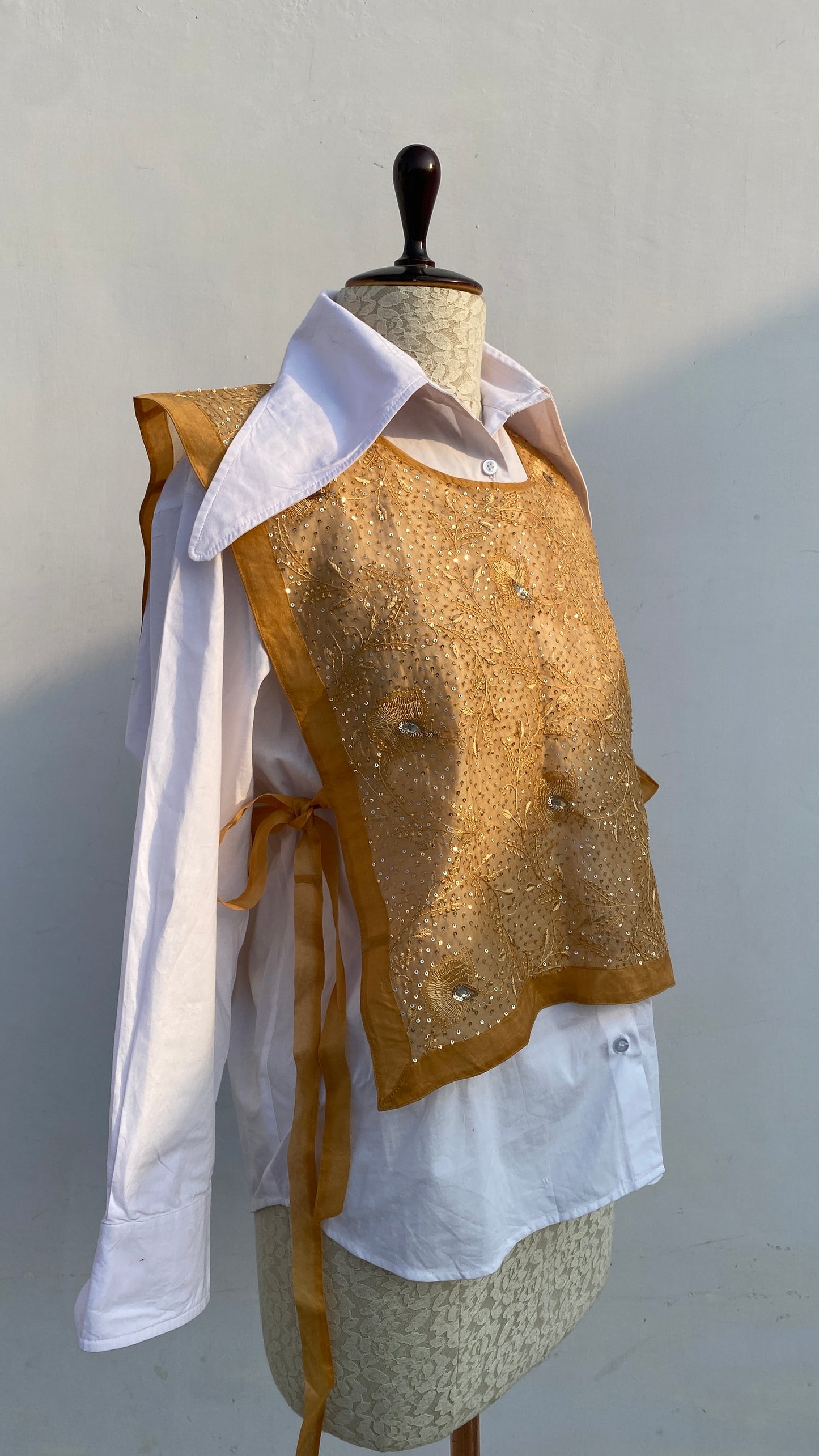 Gold Jaali Bib