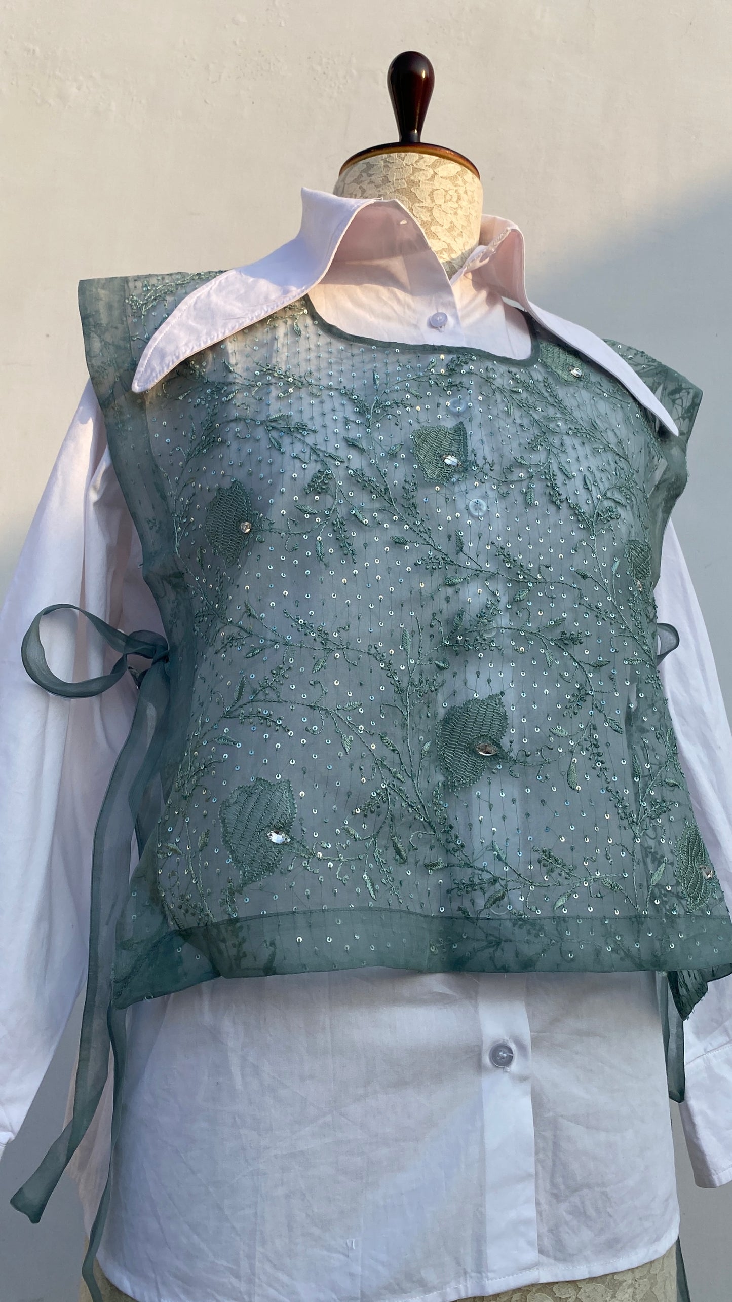 Slate Blue Jaali Bib